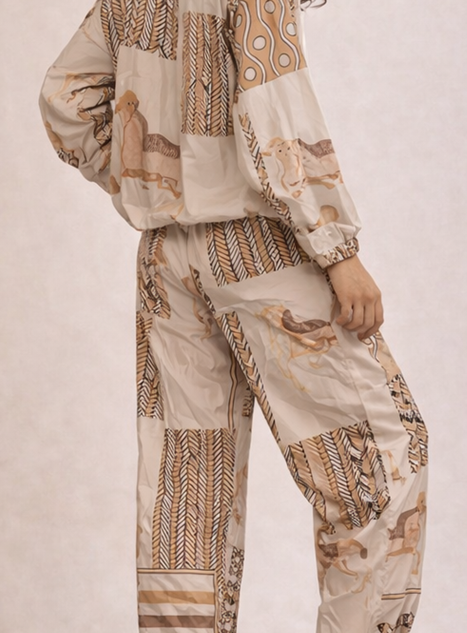 BH17 - Women’s Printed Tracksuit Set – Hooded Zip-Up Jacket & Jogger Pants (Casual Athleisure Wear)